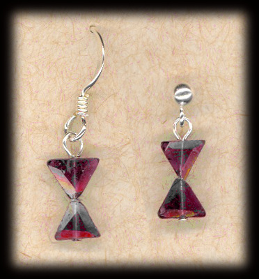 La Veuve Noire Garnet Hourglass Earring